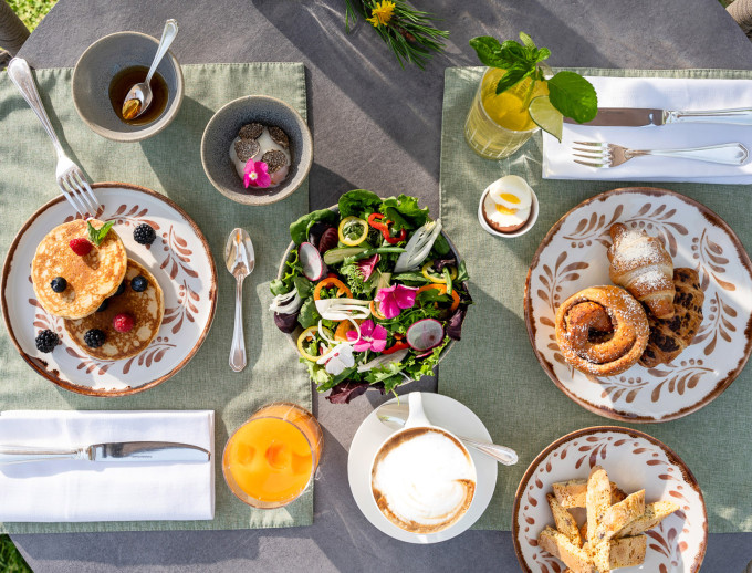 media.Monastreo 4 - 60 Breakfast in giardino 2000px