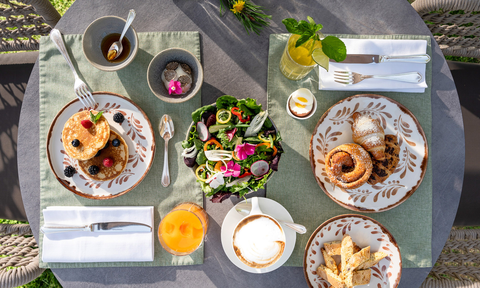 media.Monastreo 4 - 60 Breakfast in giardino 2000px